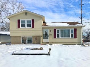 4201 68th St, Urbandale, IA 50322