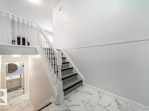 2nd image of 1877 Mill Woods Rd E