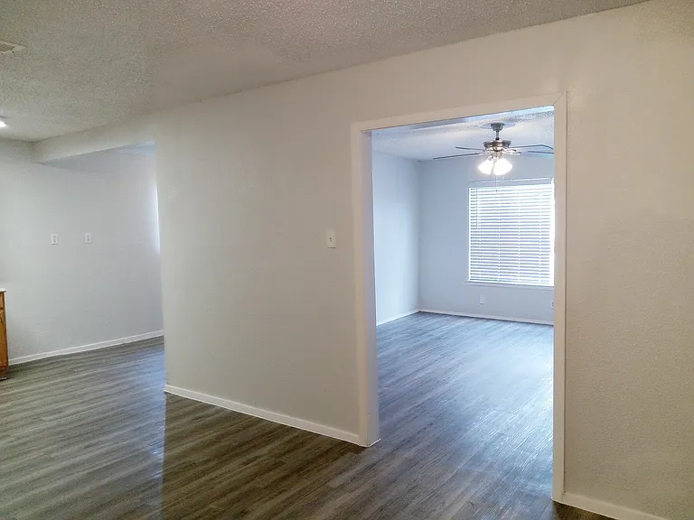 658 Corliss — Photo 13