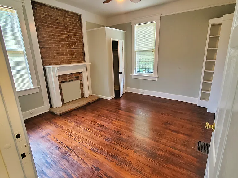 1552 Monroe Ave — Photo 11