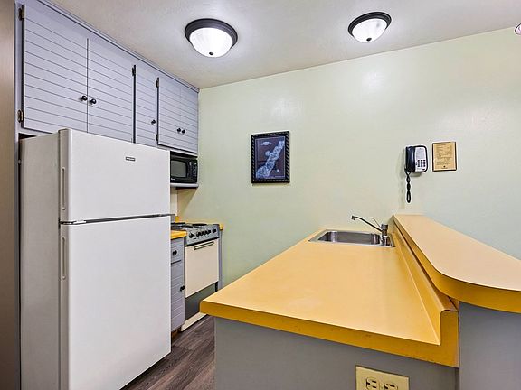 4th image of 4908 N Landmark Cir #1214