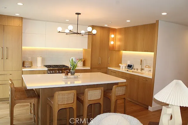 3302 Manhattan Ave — Photo 8