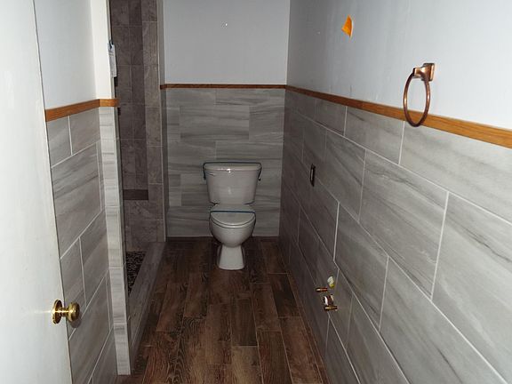 5th image of 219 Mason Dr