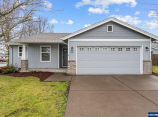 810 Sugarberry Ln, Lebanon, OR 97355