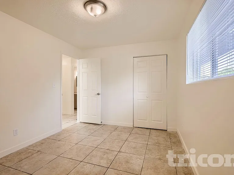 4889 W Milos Dr — Photo 8