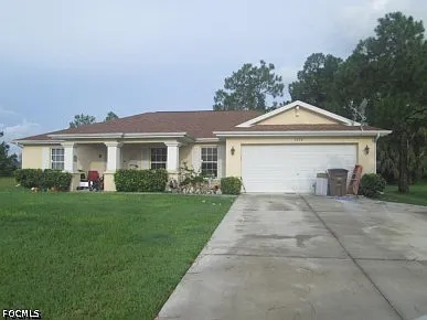 3 bed, 2.0 bath, 1790 sqft, $1,795 — Photo 1
