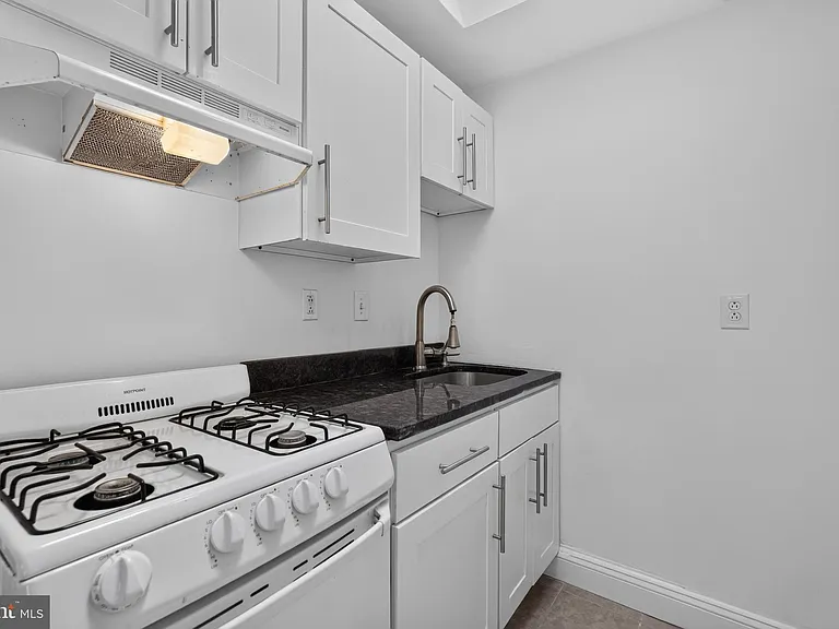 2124 Spruce St #4F — Photo 9