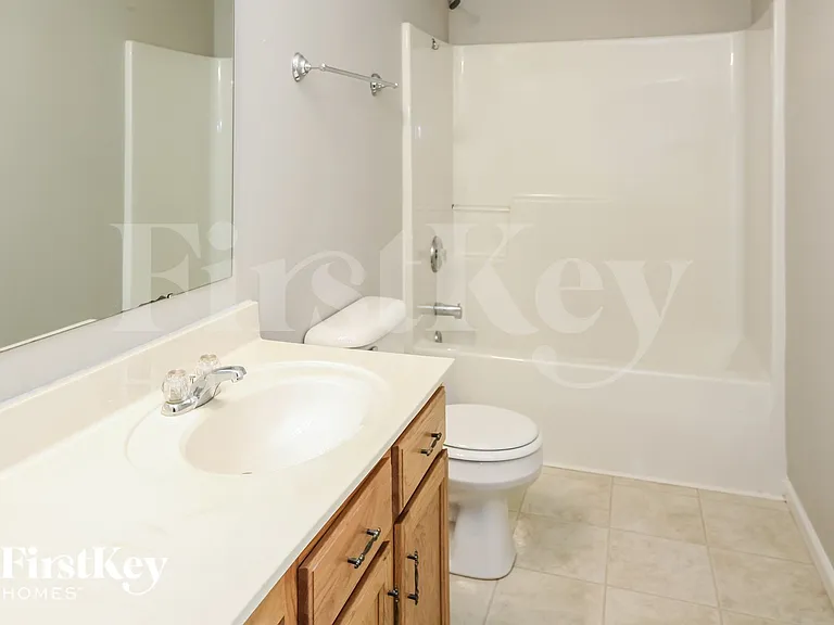 8775 N Springview Dr — Photo 13