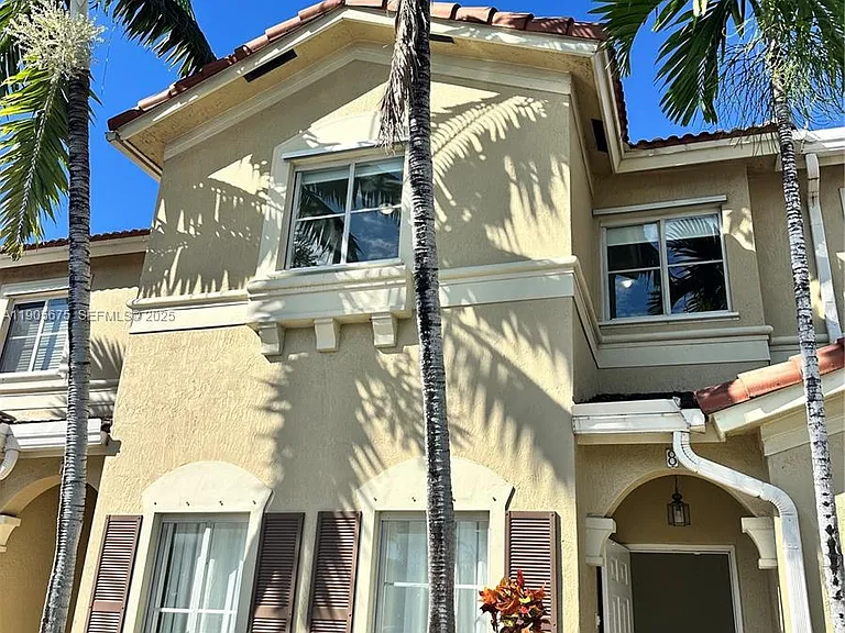 8258 NW 108th Pl — Photo 1