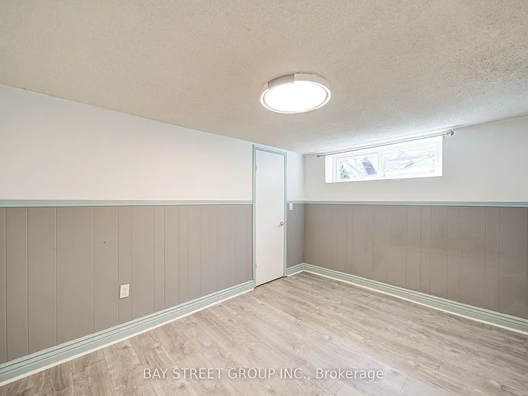 1421 Old Green Ln — Photo 40