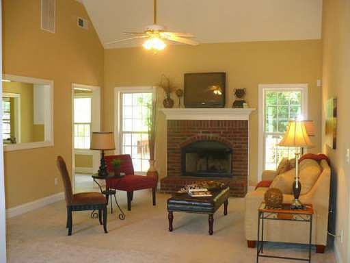 5th image of 95 Wellington Manor Dr