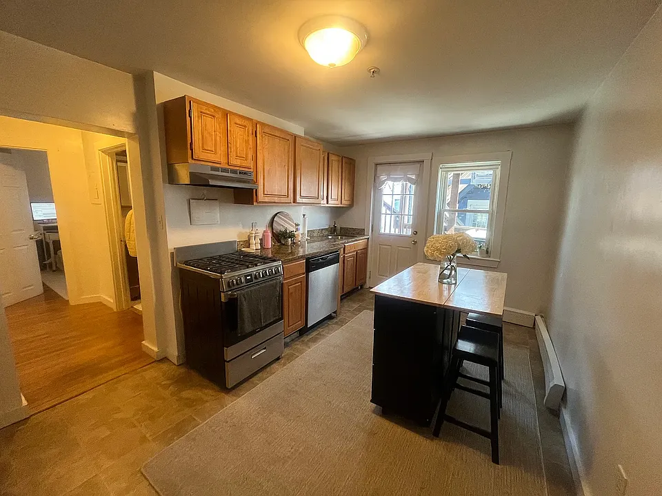 266 Gold St #3