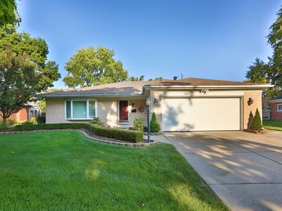 16294 Fairway St, Livonia, MI, 48154