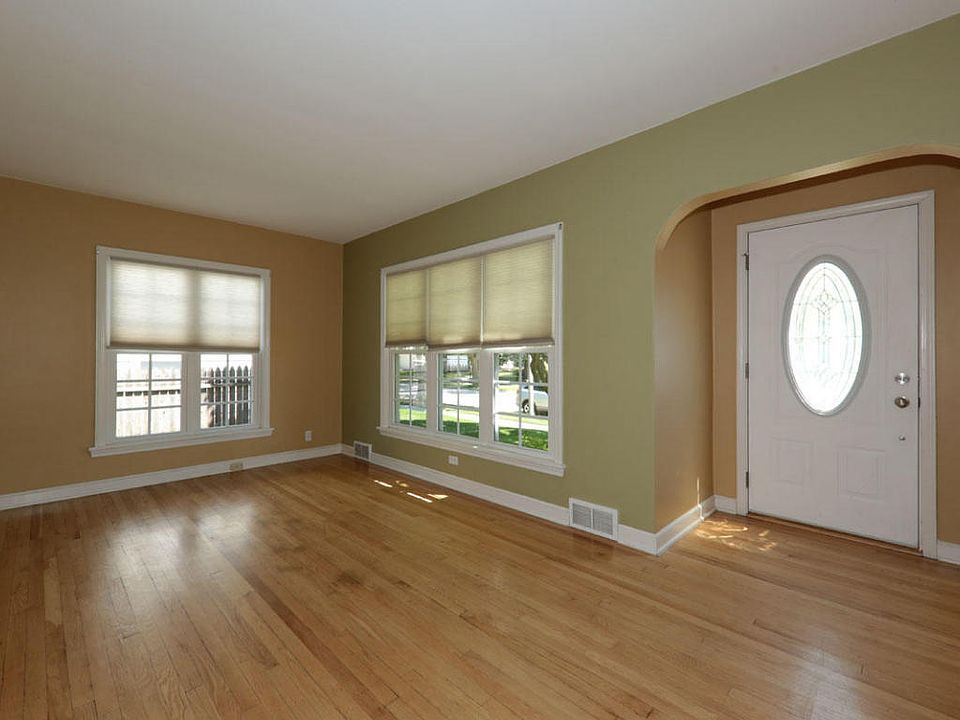 1st image of 10320 W Lancaster Ave