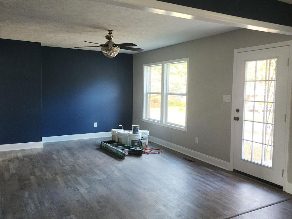 2nd image of 2550 Elmwood Dr