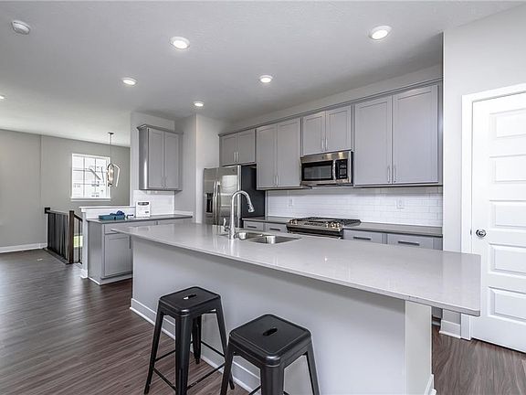 3rd image of 3511 Buckner Dr