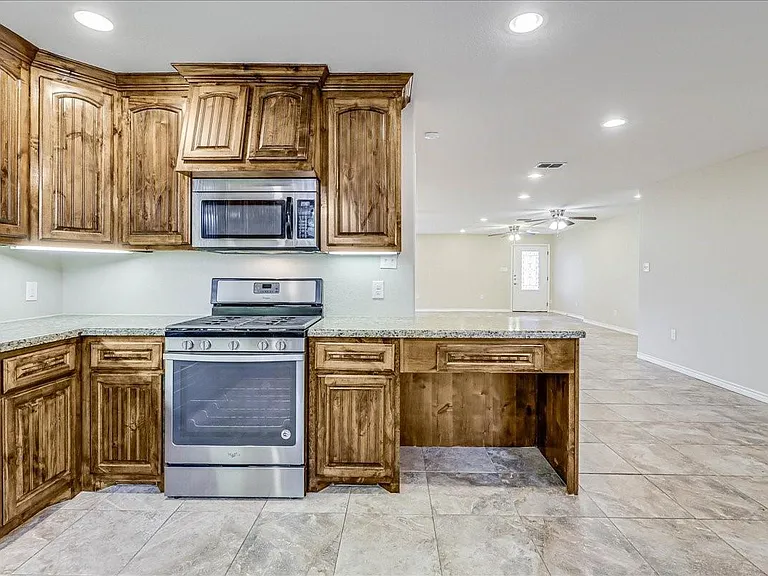 2111 E Lott Ave — Photo 21