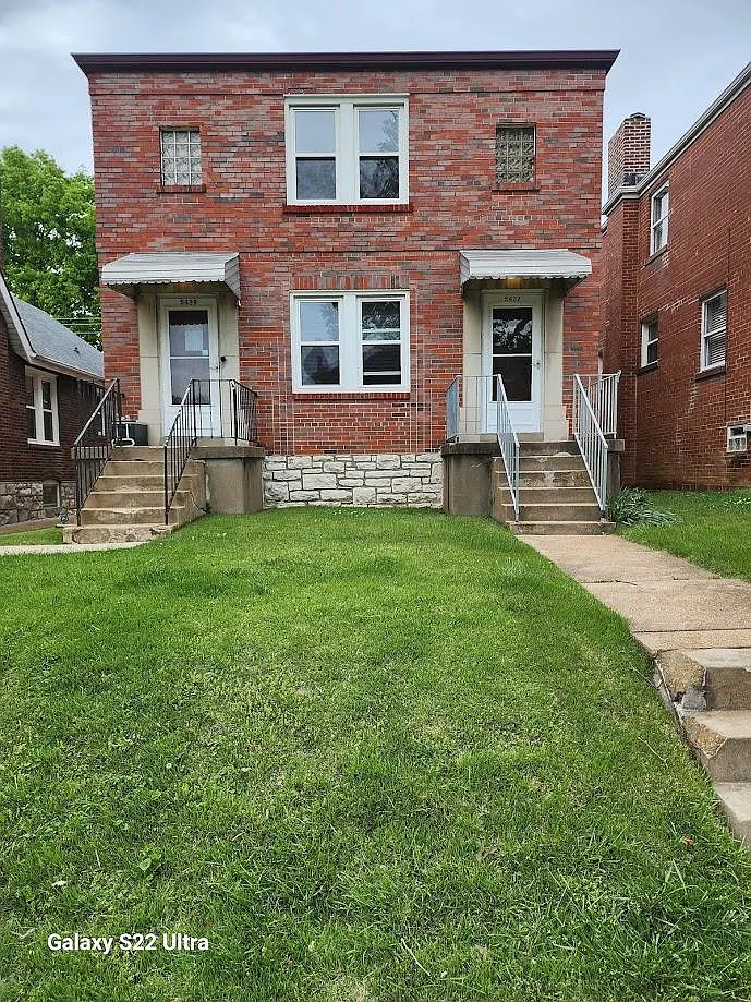 5437 Rhodes Ave photo 1