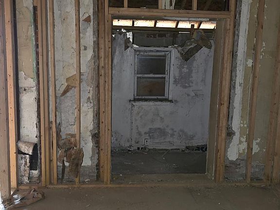 3rd image of 127 N Farson St