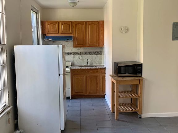 5th image of 503 W 168th St
