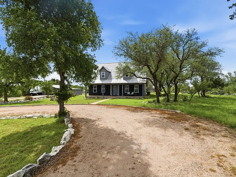 25429 Cove Dr — Photo 2