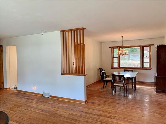 3rd image of 311 Brookcrest Dr