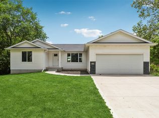340 NW 2nd St, Earlham, IA 50072