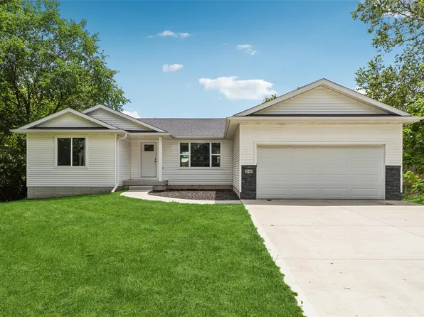 340 NW 2nd St, Earlham, IA 50072