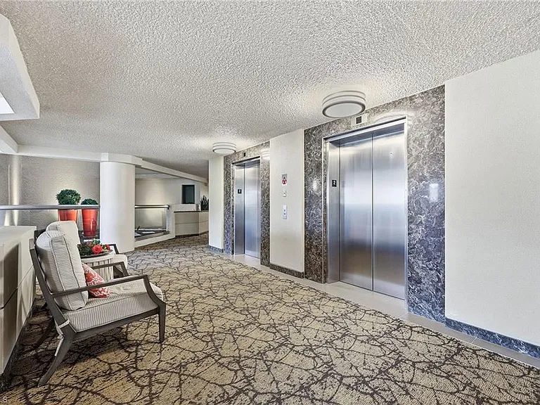 4551 Gulf Shore Blvd N #200 — Photo 46