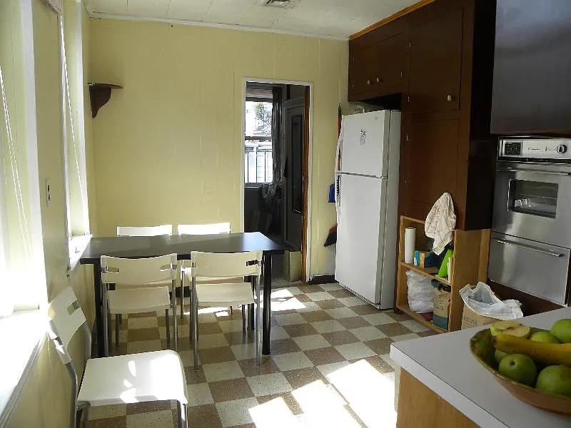 3 bed, 900 sqft, $4,500 — Photo 4