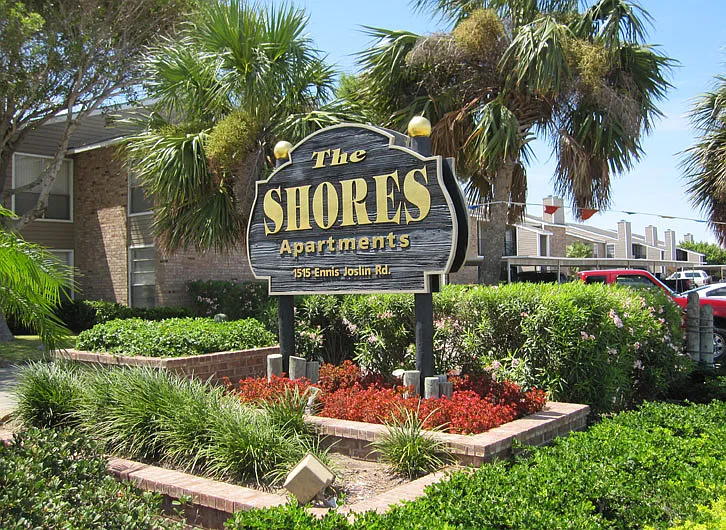 The Shores Apartments — Photo 1