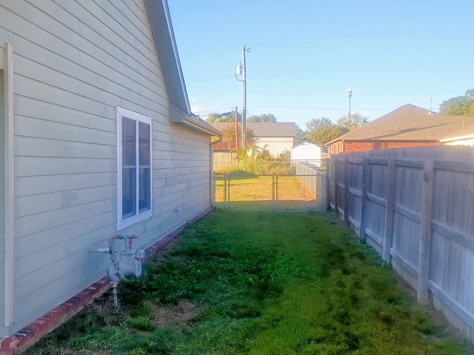 3 bed, 1429 sqft, $1,550 — Photo 3