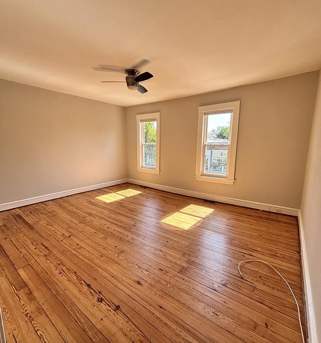 3 bed, 2.0 bath, 1500 sqft, $3,250 — Photo 2