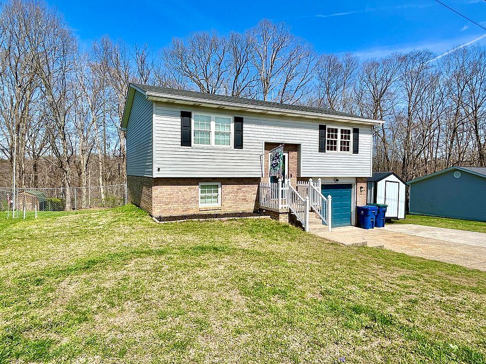 1st image of 3904 Castlewood Ct