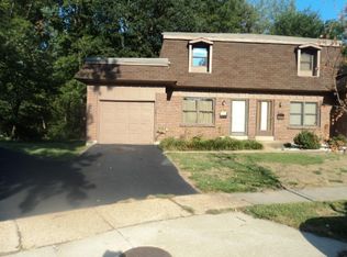 11854 Sologne Ct, Maryland Heights, MO 63043