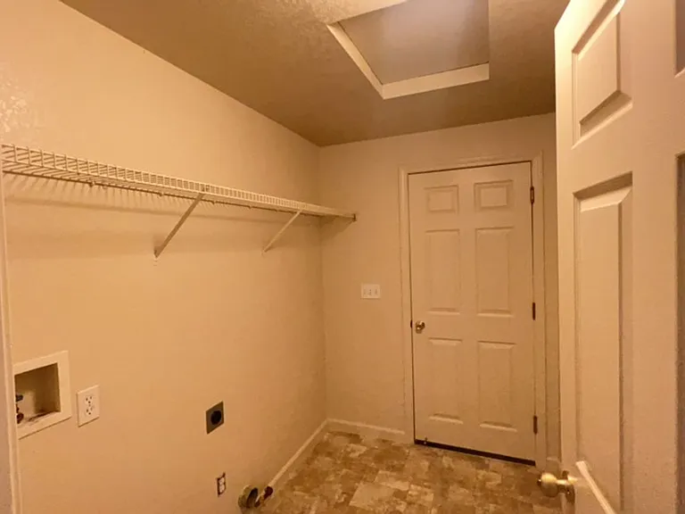 1325 Chichester Dr — Photo 8