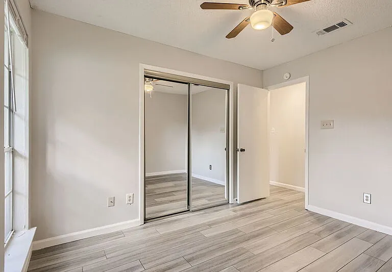 1015 E Yager Ln #141 — Photo 17