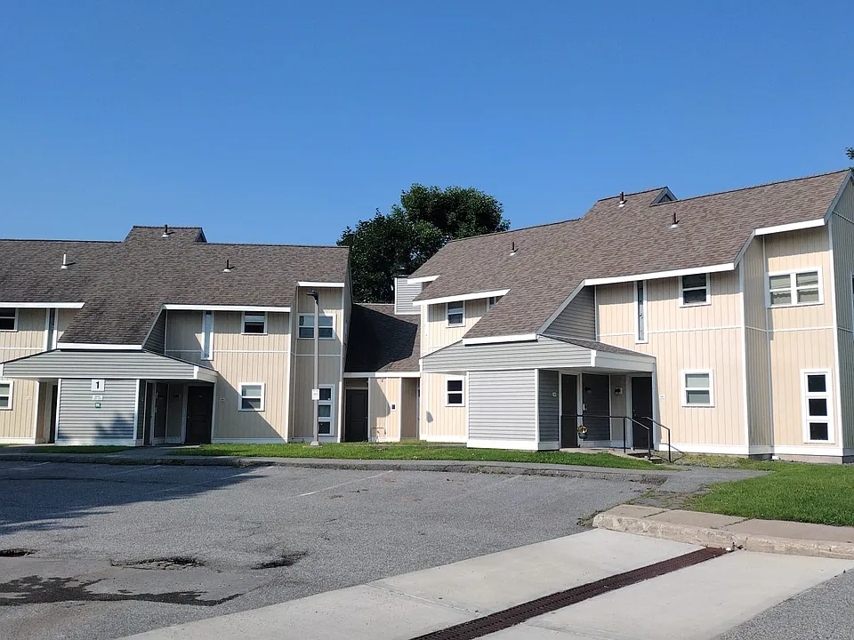 Golden Park Apartments