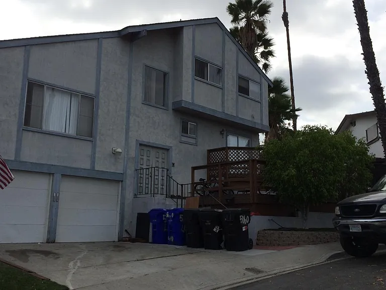 5060 Leo St — Photo 1
