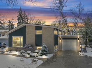 5 E Sunset Rd, Mount Prospect, IL 60056