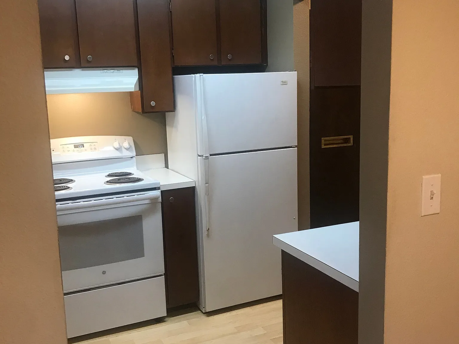 2 bed, 1.0 bath, 900 sqft, $1,795 — Photo 2
