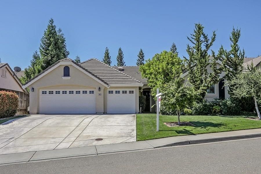1st image of 546 Sawka Dr
