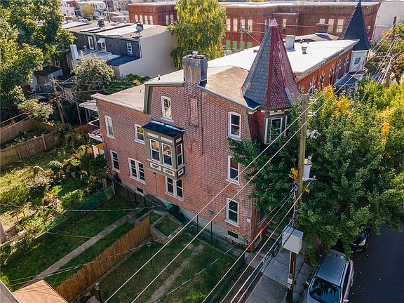 3rd image of 1110 Turner St