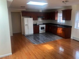 7154 163rd St, Fresh Meadows, NY 11365