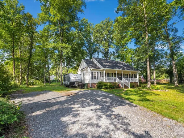 210 Pinewood Ln, Rock Hill, SC 29730