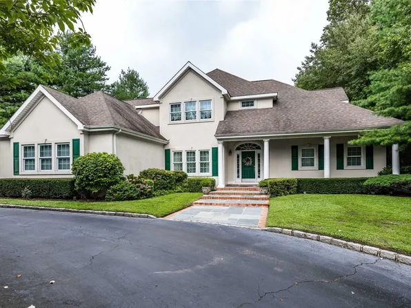 5 Morgan Ln, Locust Valley, NY 11560