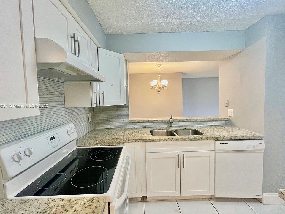 1st image of 1231 SW 46th Ave #507R