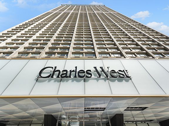 2nd image of 44 Charles St W #2B-2Ba-1299Sqft