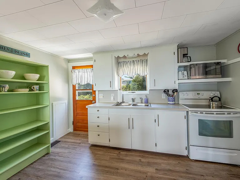21 Cedar Beach Rd — Photo 8