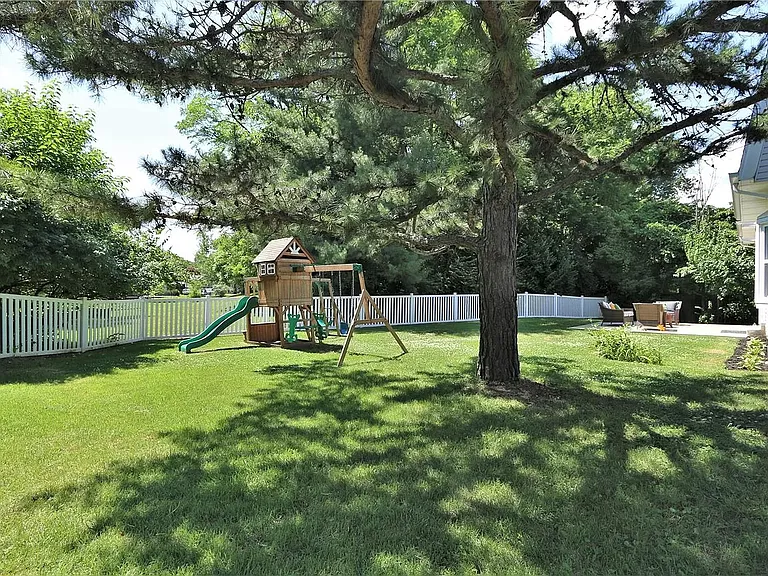 1929 Squires Way Ct — Photo 17